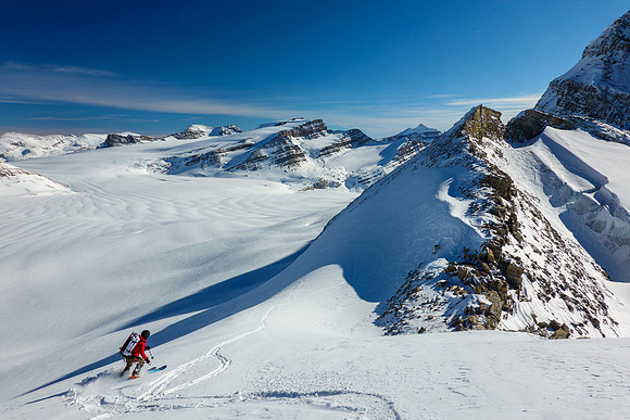 Descending the south ridge to the Collie col.