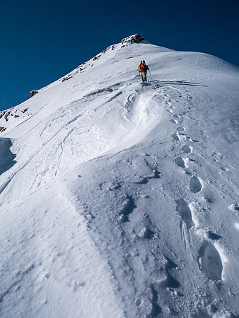 This mountain is bloody big.