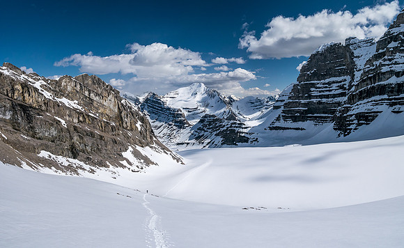 A nice view of the Huntington Glacier with the faint outline of the lateral moraine (covered in snow) that we followed alongside it.