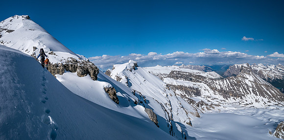 Sidesloping our way along a cornice (see previous pic) towards the summit. One at a time.