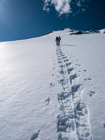 The slope steepens as we gain height to the south shoulder of Cirrus.