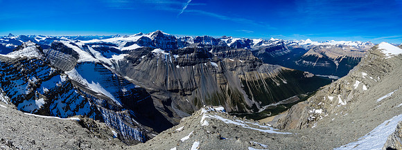The impressive Ridge's Creek valley which drains the Lyell Icefield is far below us.