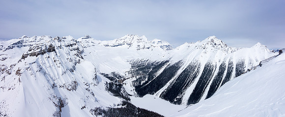 Finally on the huge summit plateau of Boom, looking NW with Chickadee, Chimney, Little, Fay, Quadra, Bident, Temple and Bell (L to R) visible.
