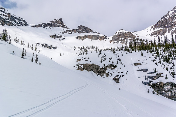 Looking back at our "bench exit" and the access to the Chick-a-Boom col (far R).