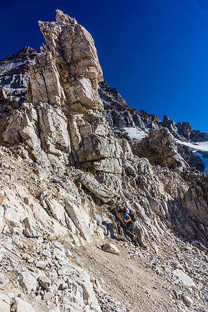 Loose slopes to the Strom / Assiniboine col.
