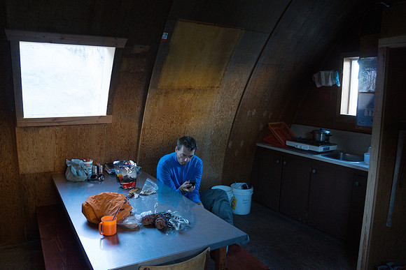 Inside the cozy - and empty - Hind Hut.