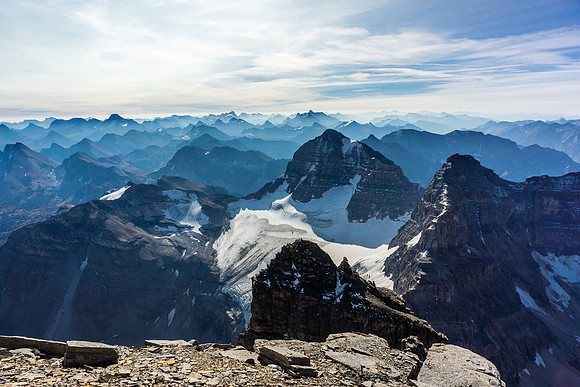 Intimidating views over Lunette Peak (looking much closer than it is!) with Eon and Aye towering next to it.