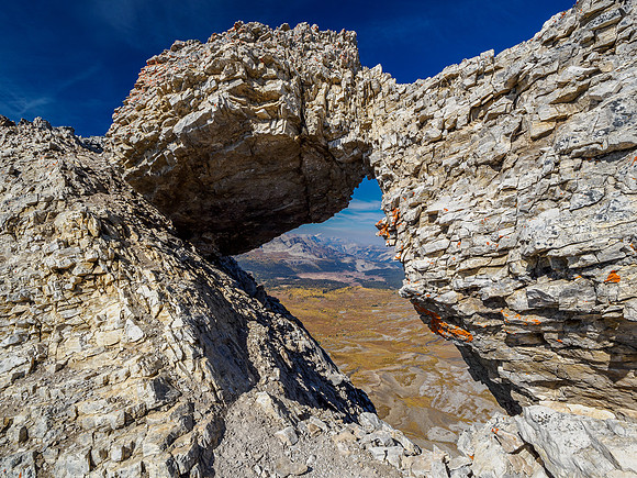 Scrambling to the summit of Wonder Peak.