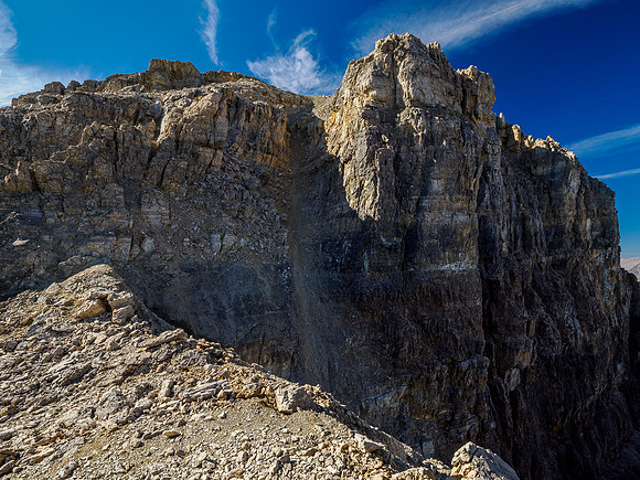 Scrambling the upper SE ridge of The Towers.