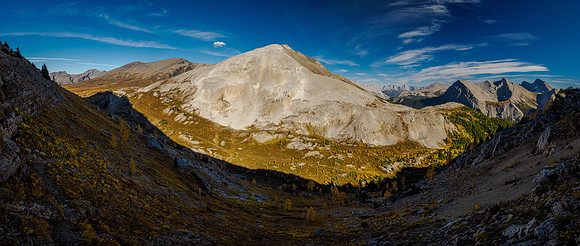 Descending The Towers to Wonder Pass.