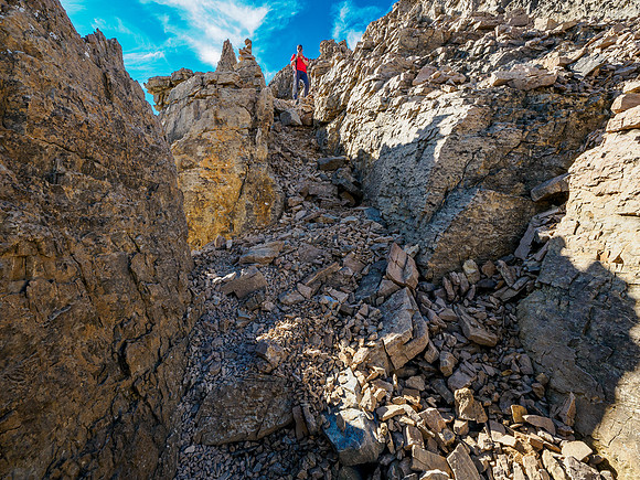 Scrambling the upper SE ridge of The Towers.