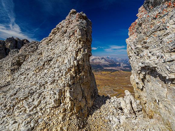 Scrambling to the summit of Wonder Peak.