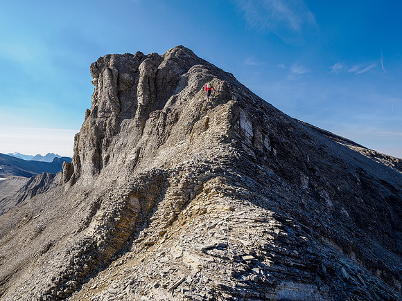 Traversing back from Gibraltar Rock to Mount Cautley.