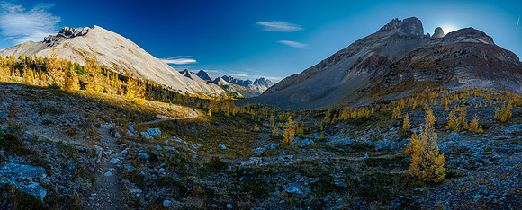 Hiking through Wonder Pass.