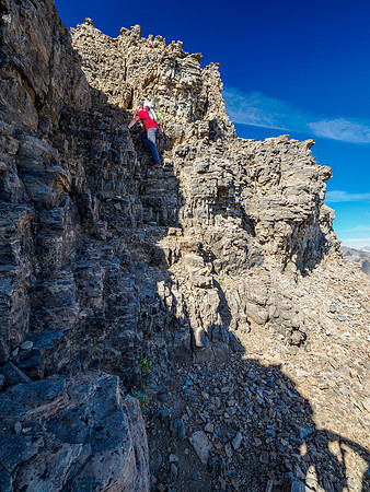 Scrambling the upper SE ridge of The Towers.
