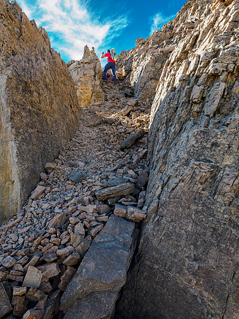 Scrambling the upper SE ridge of The Towers.