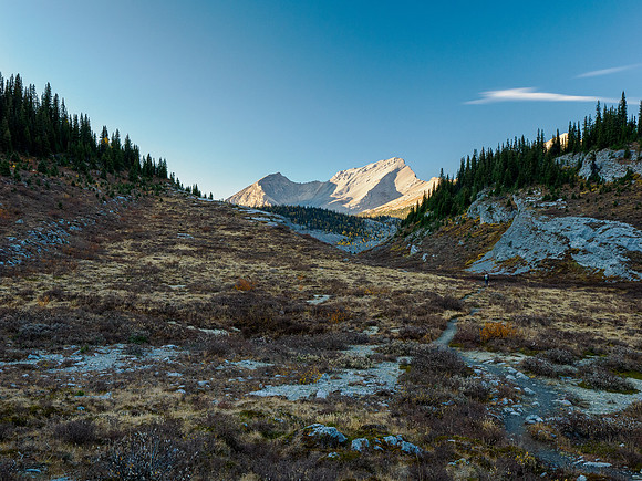 Hiking from Wonder Pass to Og Lake.