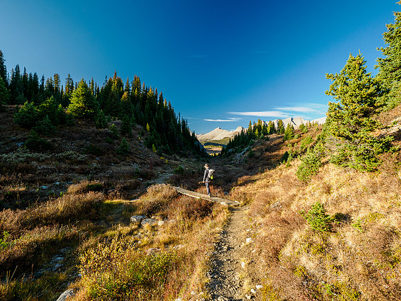 Hiking from Wonder Pass to Og Lake.