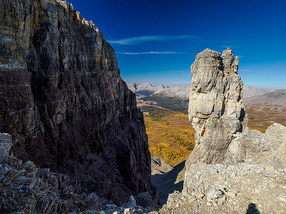 Scrambling the upper SE ridge of The Towers.