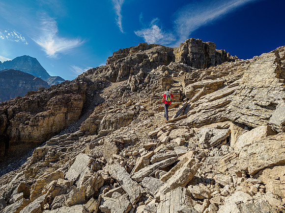 Scrambling the upper SE ridge of The Towers.