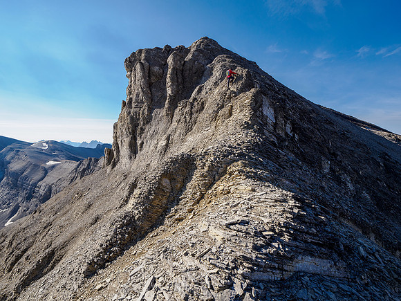 Traversing back from Gibraltar Rock to Mount Cautley.