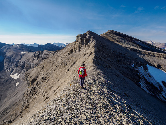 Traversing back from Gibraltar Rock to Mount Cautley.