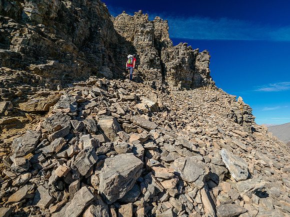 Scrambling the upper SE ridge of The Towers.