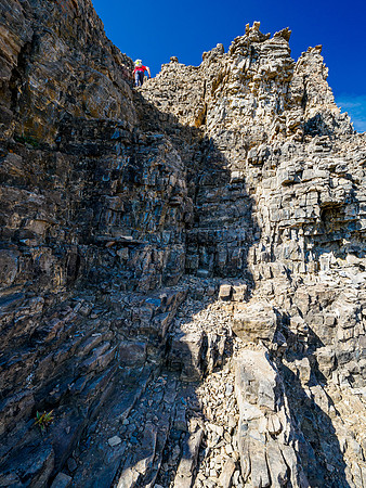 Scrambling the upper SE ridge of The Towers.