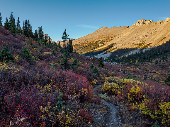 Hiking from Wonder Pass to Og Lake.