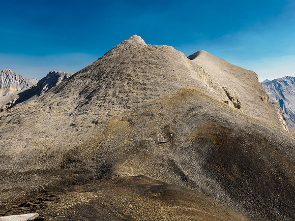 Traversing to a higher outlier peak east of Ely's Dome.
