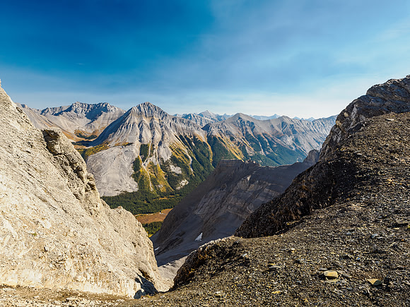 Traversing from Mount Cautley to Ely's Dome. Views of Mount Mercer.