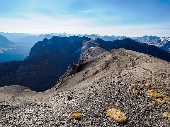 Traversing the north ridge from Cascade Rock to Mount Cautley.
