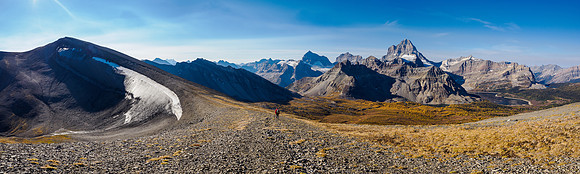Traversing the north ridge from Cascade Rock to Mount Cautley.