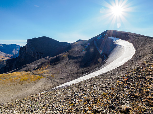 Traversing the north ridge from Cascade Rock to Mount Cautley.