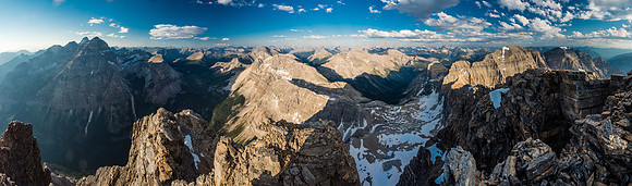 Shadows are long but the views don't suffer for it. From L to R summits include Aye, Assiniboine, Eon, Gloria, Terrapin, The Towers, Wonder, Marvel, Aurora, Byng, Currie, Red Man, White Man, Soderhol