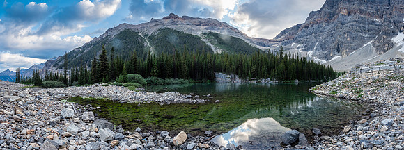 Passing around the lake in the upper valley.