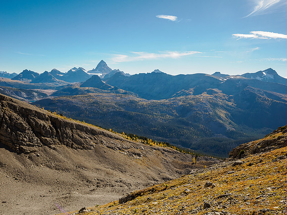 Descending the easy south face of Nasswald.