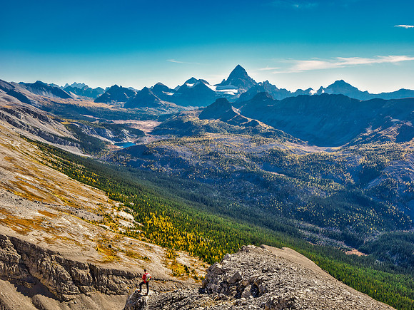 Descending the easy south face of Nasswald.