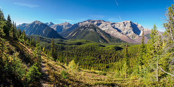 Hiking the Valley of the Rocks Trail. Nestor Peak and Simpson Ridge at right.