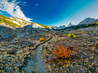 Hiking the Valley of the Rocks Trail to Og Lake.