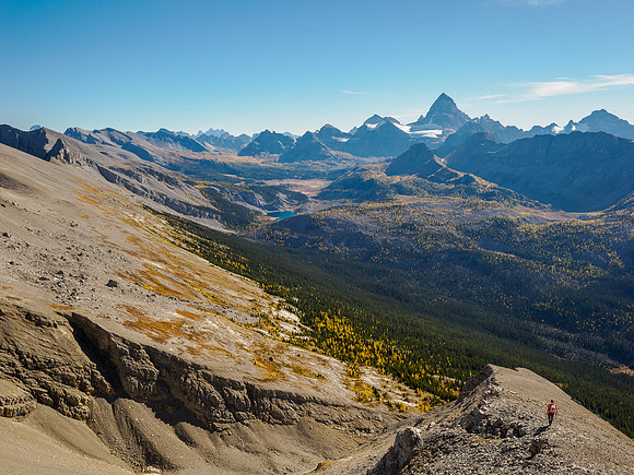 Descending the easy south face of Nasswald.