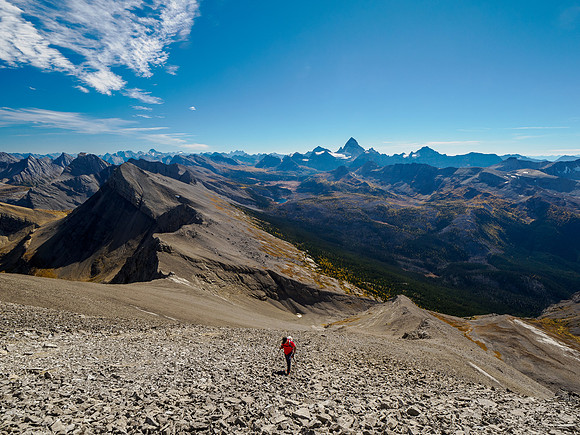 Scrambling up a shallow ridge on the south face of Nasswald Peak.