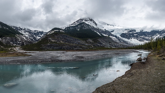 Nearing the western end of the Glacier River valley. The Mons drainage at left, the route to the headwall just left of center