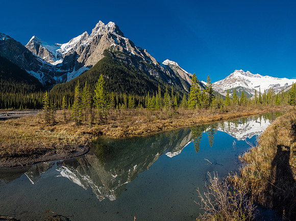 We kept thinking we might be looking at Forbes, but it's not visible until about 1/3 of the way back along Glacier Lake and only barely.