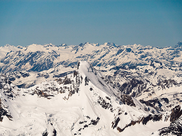 Icefall Peak (at center foreground) is part of Rostrum Peak and looks great from this angle!