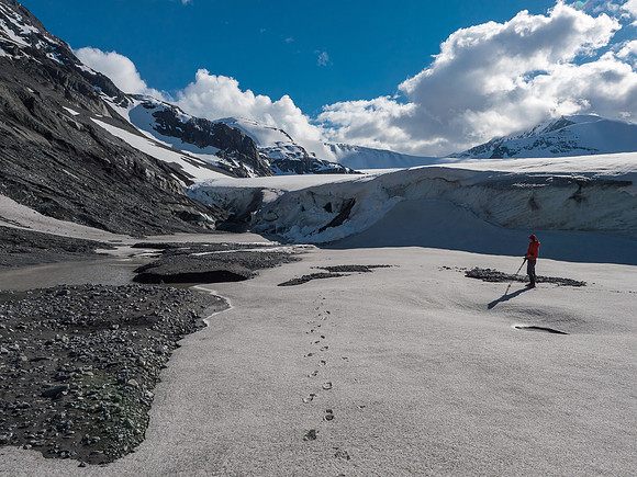 Breaking a track to the glacier to assist our future selves.