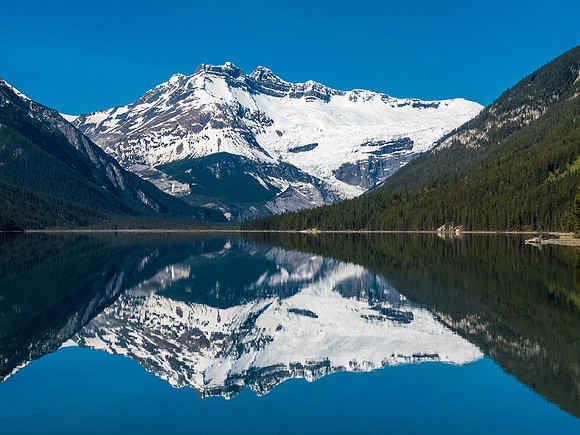 Glacier Lake was perfectly calm as we enjoyed our last break. This is looking west at Division Mountain