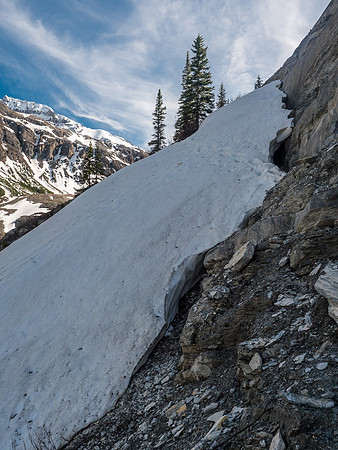 Descending the moraine.