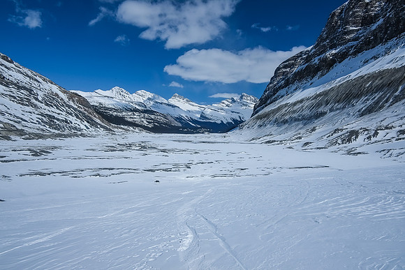 Nearing the toe of the Saskatchewan Glacier.