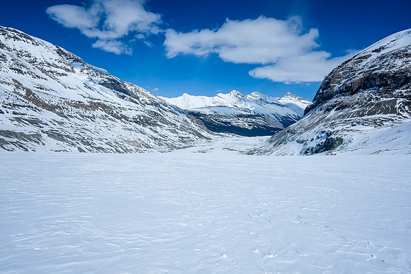 Nearing the toe of the Saskatchewan Glacier.